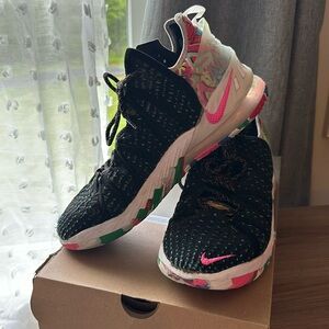 Lebron XVIII Mens 9.5 Womens 11 GUC Authentic ret. $200 with Og box